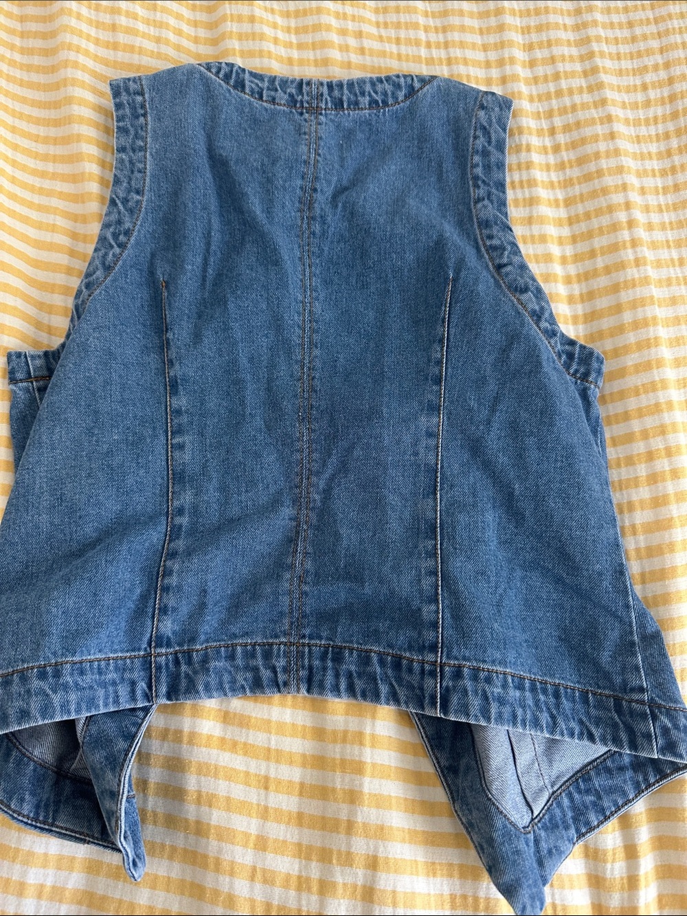 Women Velvet Heart Denim Vest in Blue - Picture 2 of 3